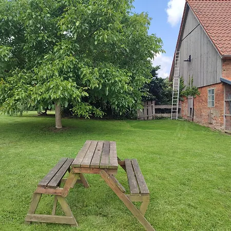 Kleiner Bauernhof In Ostseenaehe - Ganze Mit 2 Zimmern * Testorf-Steinfort